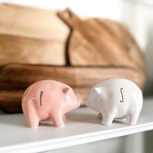 🆕 Rae Dunn | Pig 🐖 "SALT & PEPPER" Shakers!!!